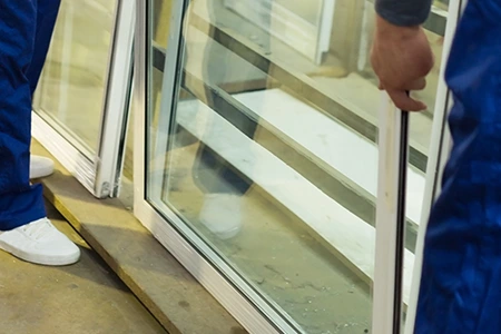 Commercial Glass Repair Technician in Carrollwood, FL